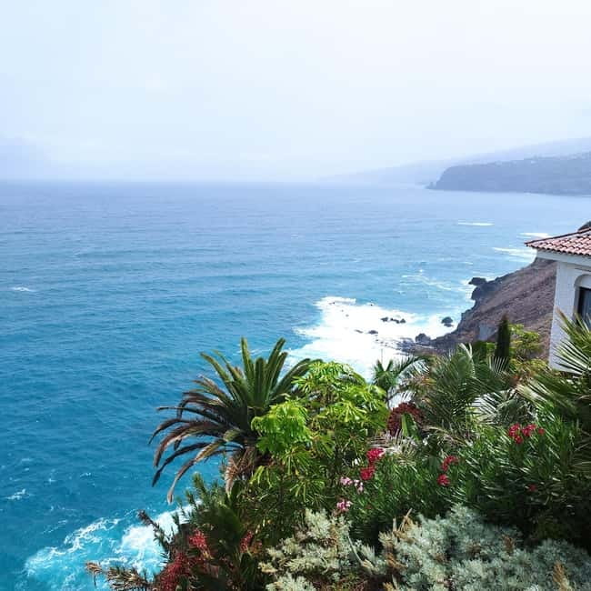 1-2 hour walking route through Puerto de la Cruz, Tenerife - San Telmo viewpoint and the sea-facing route