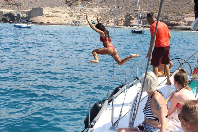 3 Hours All Inclusive Whale and Dolphin Whatching Yacht Trip - Sailing toward Los Gigantes and Masca
