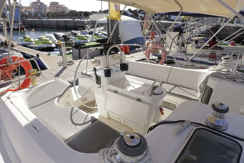 3h Whale Watching Share Tour Beneteau Oceanis 440 - Food, drinks, and what to pack