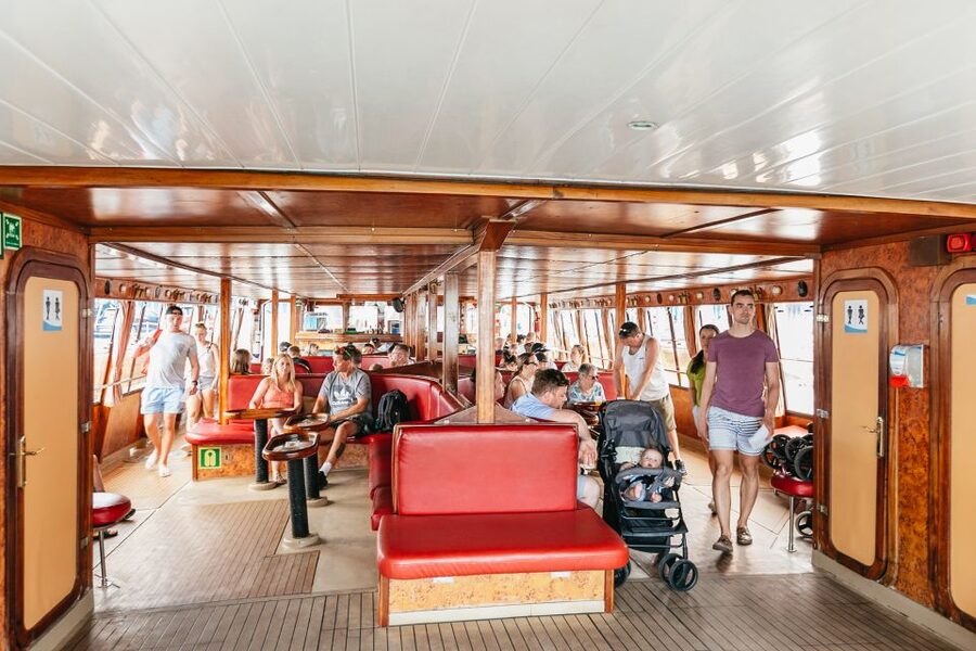 Costa Adeje: Whale & Dolphin Submarine Vision Mini Cruise - The underwater windows: useful feature or marketing extra?