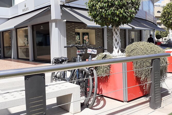 Electric City Bike Rental Tenerife - Setting up your bike for the day