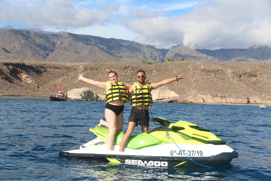 From Puerto Colon : 1 hour adrenaline JetSki tour - What the $141 price really buys