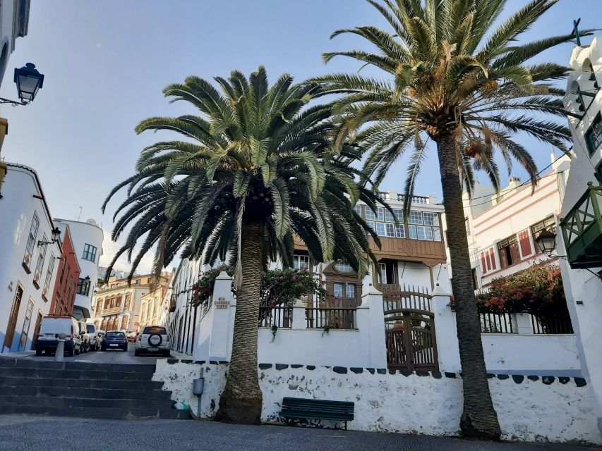 From Tenerife: Day Trip to La Palma Volcanic Landscapes - Santa Cruz de La Palma: ships, balconies, and a stone castle
