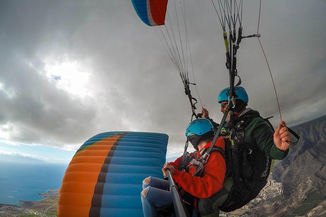 High Performance Paragliding Tandem Flight in Tenerife South - Pickup, timing, and the small-group setup