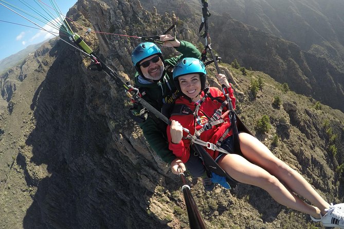 High Performance Paragliding Tandem Flight in Tenerife South - A first-time flight without a training course