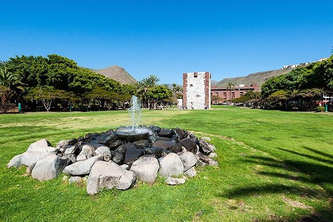 La Gomera Day Trip from Tenerife - La Laguna Grande and the included lunch