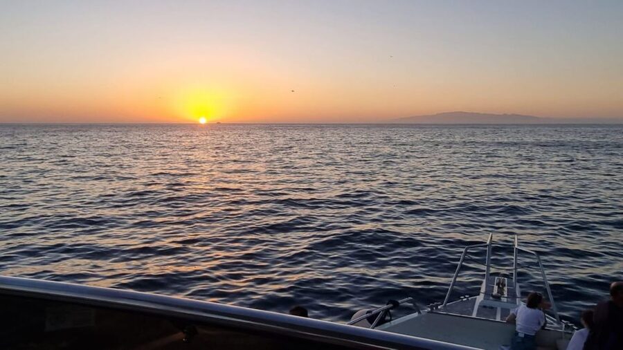 Los Cristianos: Eco Yacht Whale Watching Tour at Sunset - The scenic return toward Mount Teide