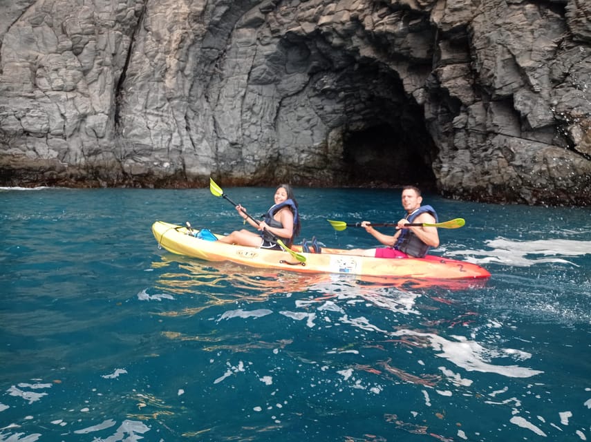 Los Cristianos: Kayak & Snorkel Tour with turtles and photos included - Guaza Cliff and the open-water wildlife stop