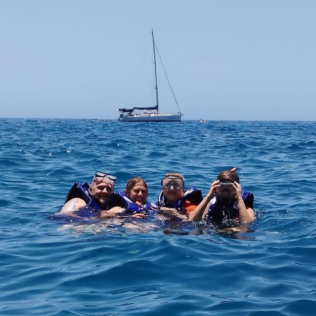 Los Cristianos: Kayak & Snorkel Tour with turtles and photos included - Guides, safety, and the feel of the outing