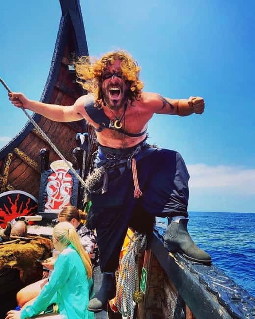 Los Cristianos: Whale Watching Cruise w/Swim Stop & Drinks - Setting out from Los Cristianos on the Ragnarok
