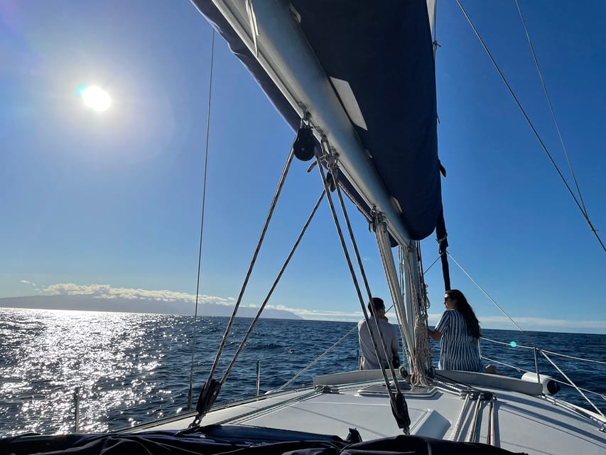 Los Gigantes: Sailing Excursion with Swimming, Drink & Tapas - Tapas and drinks beneath the cliffs
