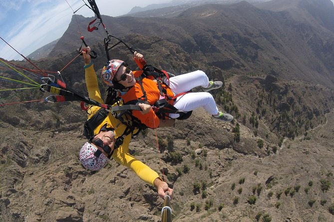 Paragliding Epic Experience in Tenerife with the Spanish Champion Team - Why the championship team matters