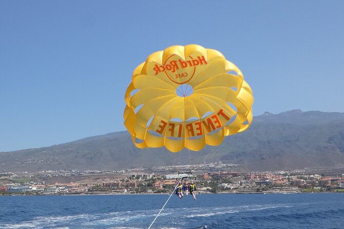 Parasailing flights on the coast of Adeje in Tenerife - The view from above Costa Adeje