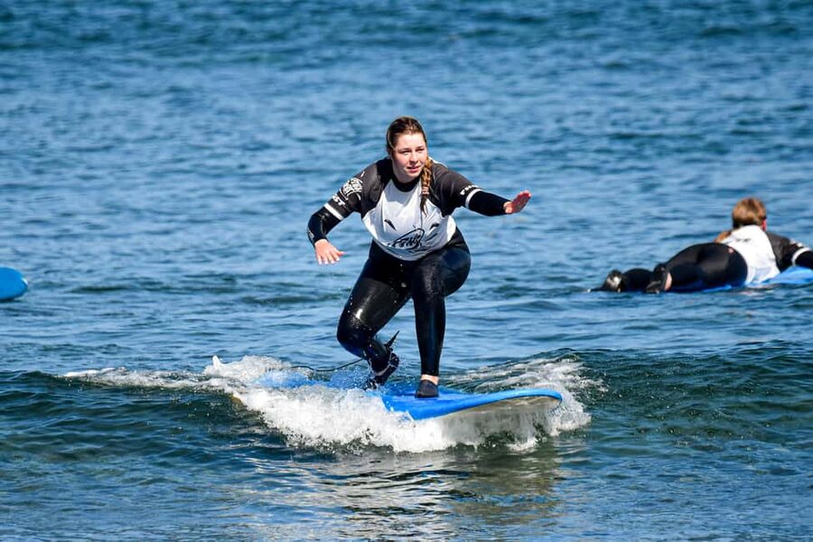Playa de las Américas : Group Surf Lesson - A setting with Teide in the background