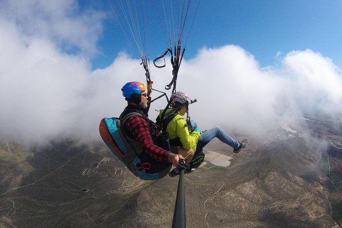 Premium Paragliding in Tenerife : Photos, videos and pickup included - Playa Paraíso and Callao Salvaje from above