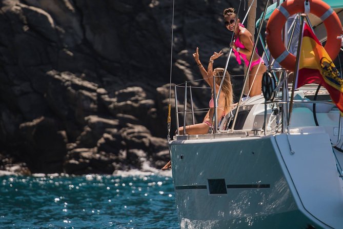 PRIVATE YACHT CHARTER VOYAGE, Food & Drinks included! - Setting off from Puerto Colón in Costa Adeje