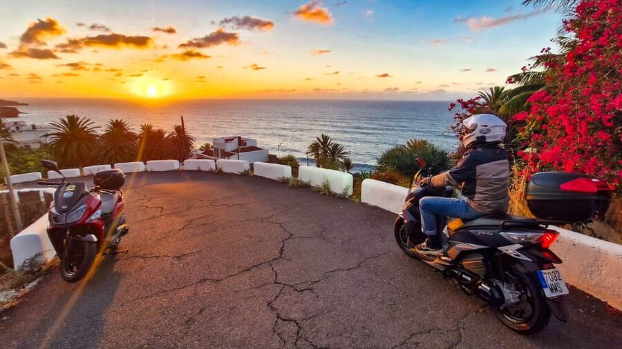 Puerto de la Cruz Motorbike tour through Teide National Park - Stops, photographs, and the café break