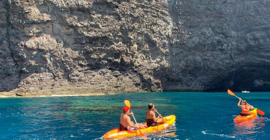 Punta de Teno: Kayak Safari overlooking Los Gigantes Cliffs - Meeting the guide at Punta de Teno