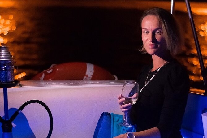 Romantic night ocean boat trip for 2 - Music, snacks, and time alone