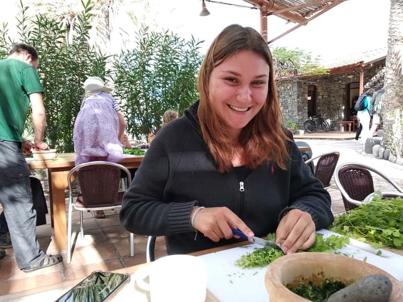 Rural Life Experience: Mojo Workshop and botanical Walk - What Zdenka adds to the walk