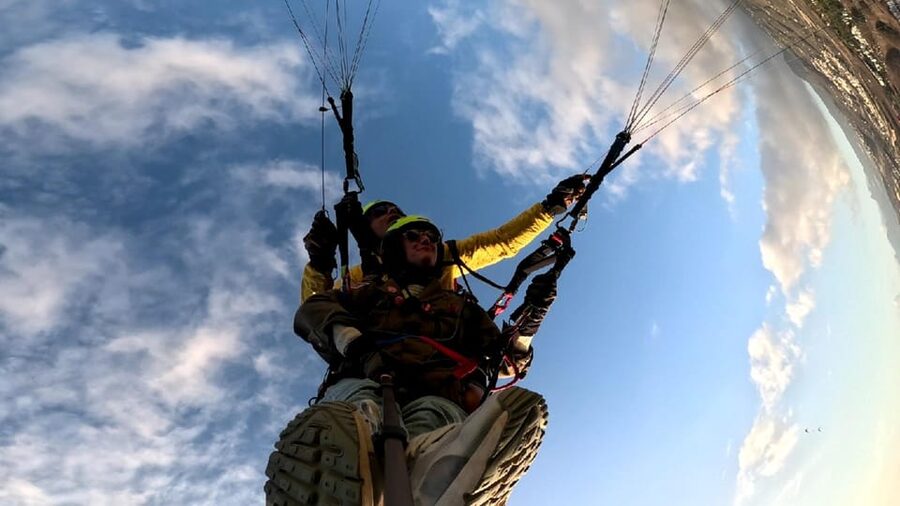Santa Cruz de Tenerife: Acrobatic Paragliding Flight - The safety briefing comes before the thrills