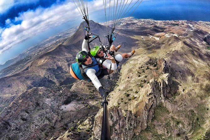 SILVER 1000m paragliding tandem flight above South Tenerife - How safe and beginner-friendly is it?