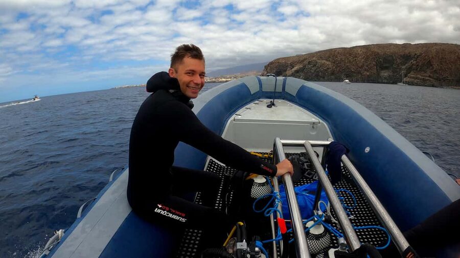 Snorkeling from Boat - Getting ready in the wetsuit and water gear