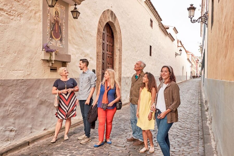 South Tenerife: San Cristóbal de La Laguna and Anaga Tour - Guides, languages, and the feel of the day