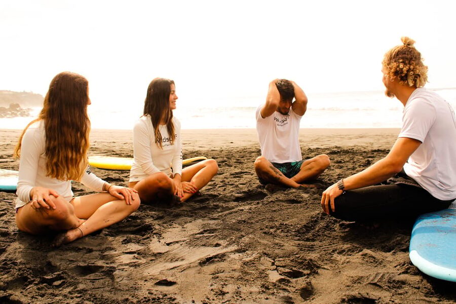 Surf class in Tenerife South - Choosing between Playa de las Américas and Los Cristianos