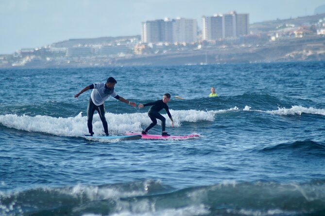 Surfing lessons in Las Americas - Why the Small Group Limit Matters