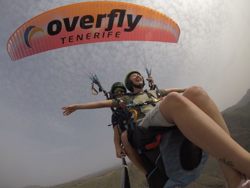 Tenerife: Acrobatic Paragliding Tandem Flight - Landing at Playa de la Enramada