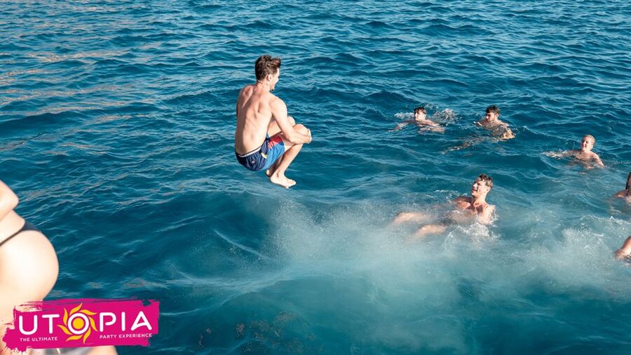 Tenerife: Boat Party with Open Bar and DJs - The music: house, garage, R&B, and party classics