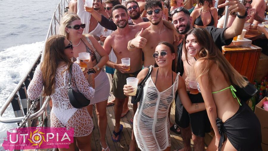 Tenerife: Boat Party with Open Bar and DJs - Meeting at Black Pearl Café in Puerto Colon