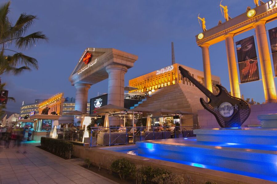 Tenerife: Hard Rock Cafe Set Menu Lunch or Dinner & Drink - Entering Hard Rock Cafe Tenerife