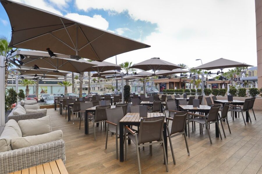 Tenerife: Hard Rock Cafe Set Menu Lunch or Dinner & Drink - The music and memorabilia matter