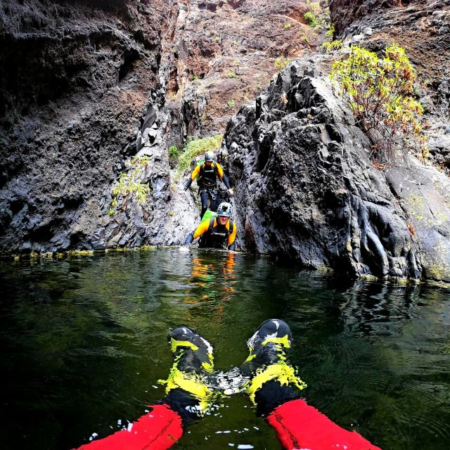 Tenerife: Los Carrizales Water Canyoning Tour - Meeting Peter beside the Berlingo