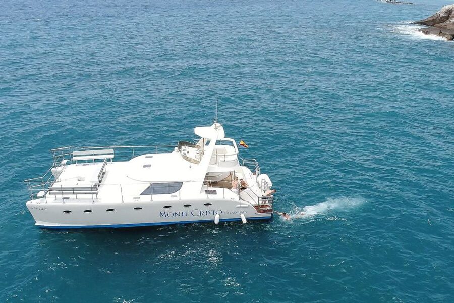 Tenerife: Marine-Life Tour with Transfer, Buffet and Drinks - Three hours aboard the Monte Cristo