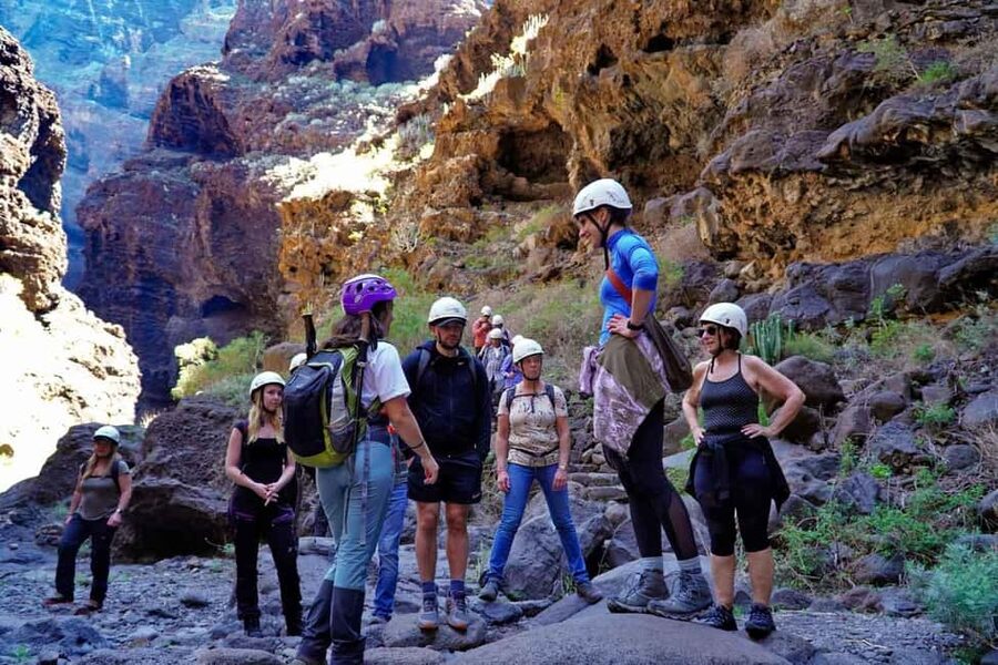 Tenerife : Masca ravine: Descent & boat trip - A short stop in the village of Masca
