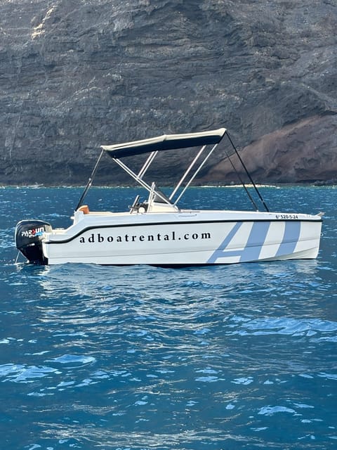 Tenerife: rent a boat without license - Taking control of a new Compass 160e
