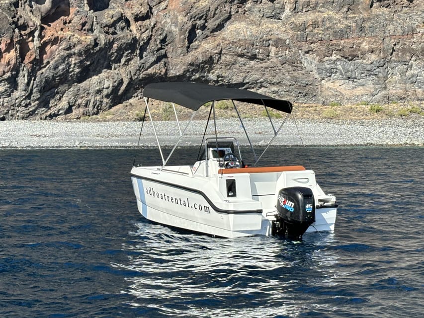 Tenerife: rent a boat without license - A snorkeling stop, if you use the two hours wisely