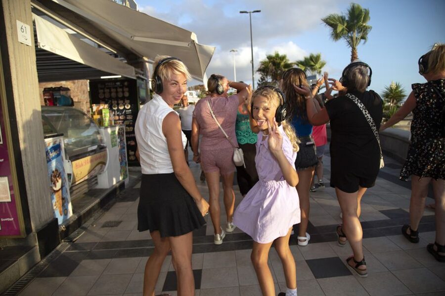Tenerife: Silent Disco Walking Tour "Mustang Sally's" - What the Fanabe silent disco is really like