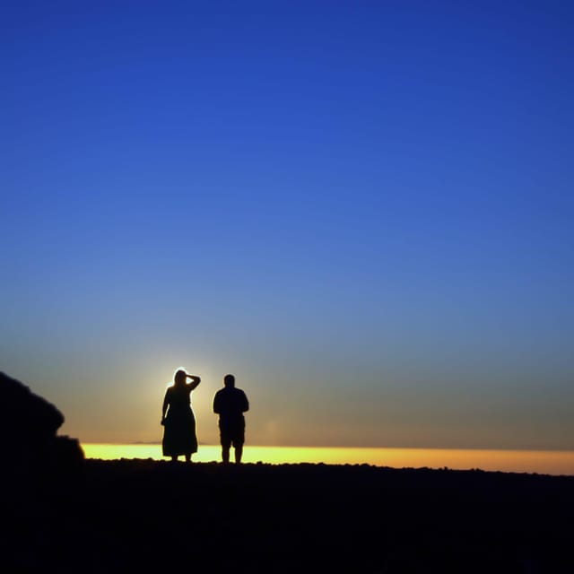 Tenerife: Sunset Night Tour and Stargazing at Teide + Dinner - Sunset views above the clouds and coast