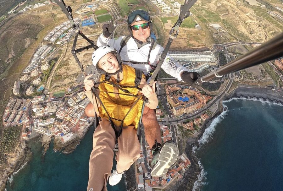 Tenerife: Tandem Paragliding Flight - A good fit for nervous first-timers