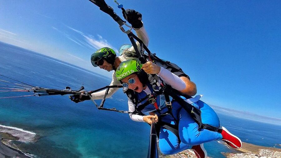 Tenerife: Tandem Paragliding Flight - The take-off briefing and safety setup
