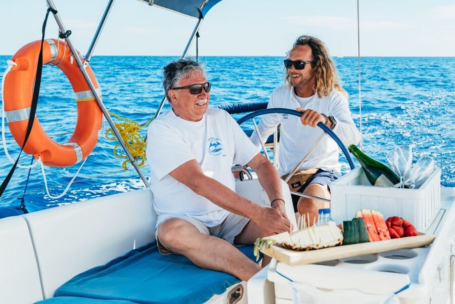Tenerife: Whale & Dolphin Watching with Drinks and Snacks - How the three-hour schedule works