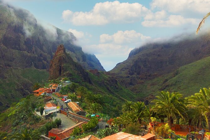 Volcano Teide - Masca ravine. Guided Tour from Puerto de la Cruz - Tenerife - From Puerto de la Cruz to the volcanic heights